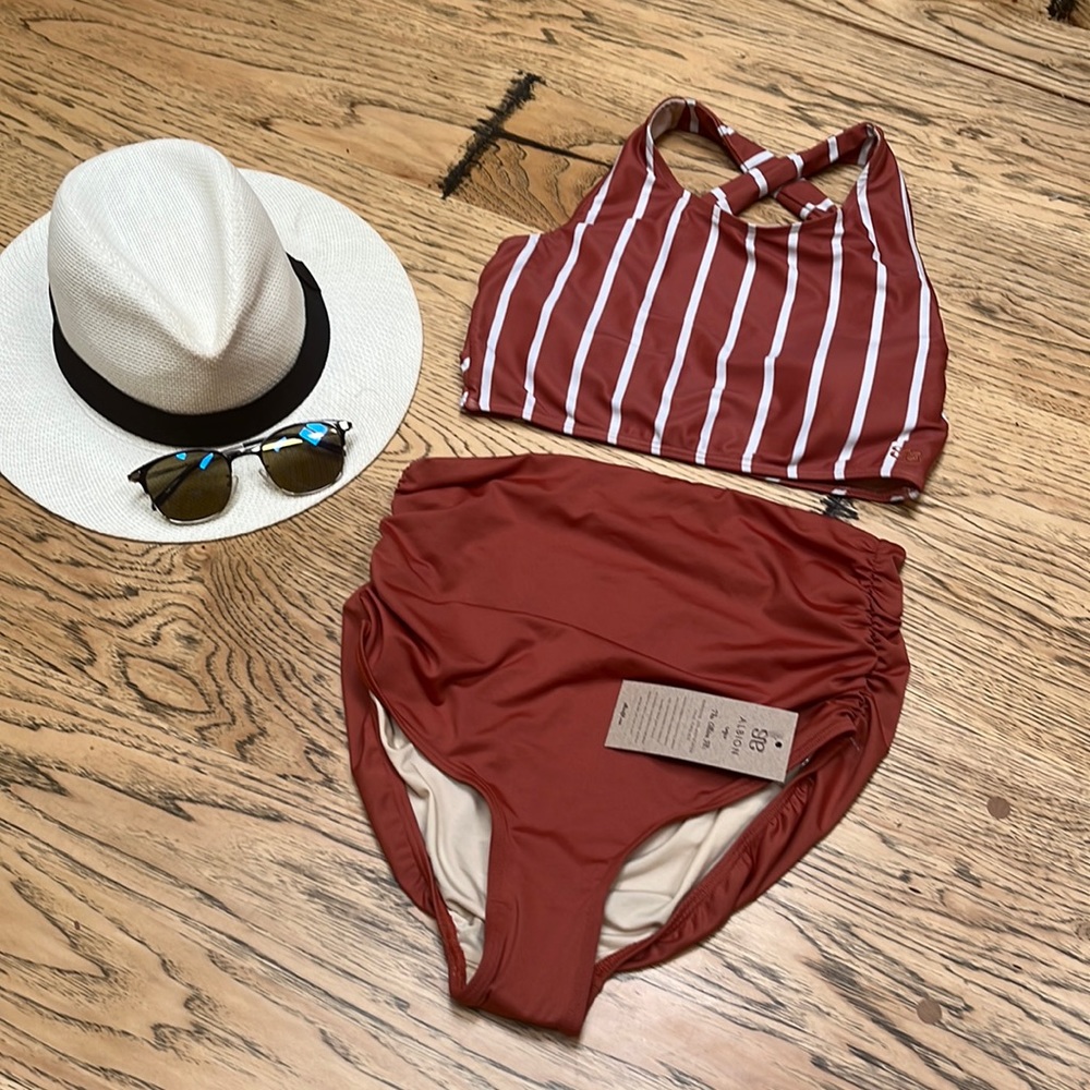 Albion light rust game changer top plus ruched bottoms with tag sz S in both